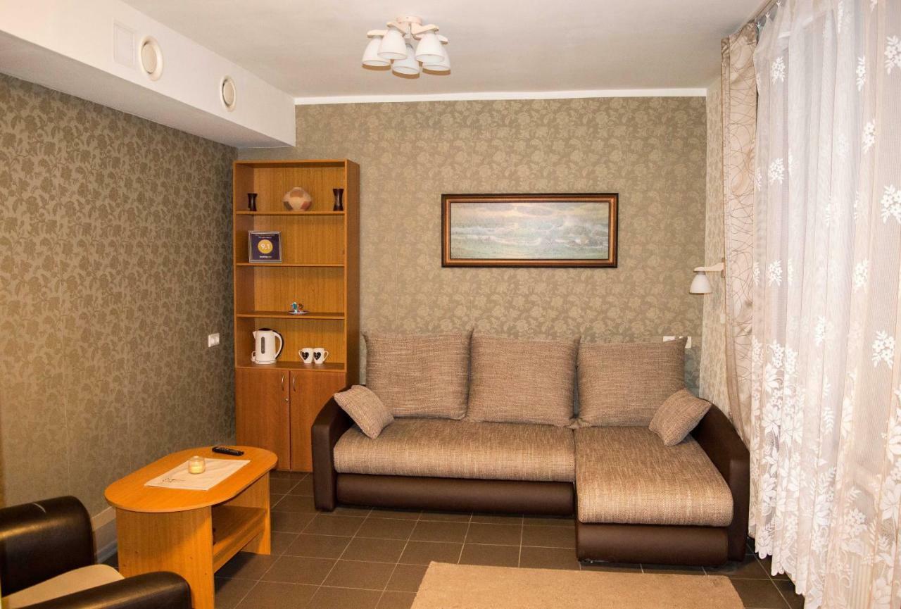 Ohtu Poik Majutus Apartment Pärnu Exterior foto